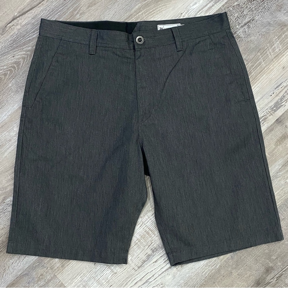 Volcom - Men’s - Modern Flat Front Chino Short - Gray - Size 36